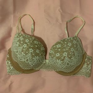 Victoria’s Secret Very Sexy Lace Push-up Bra 36C